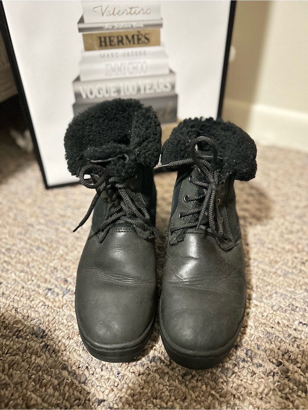 UGG Suede Shearling Collar Lace-Up Booties – Women’s Size 6